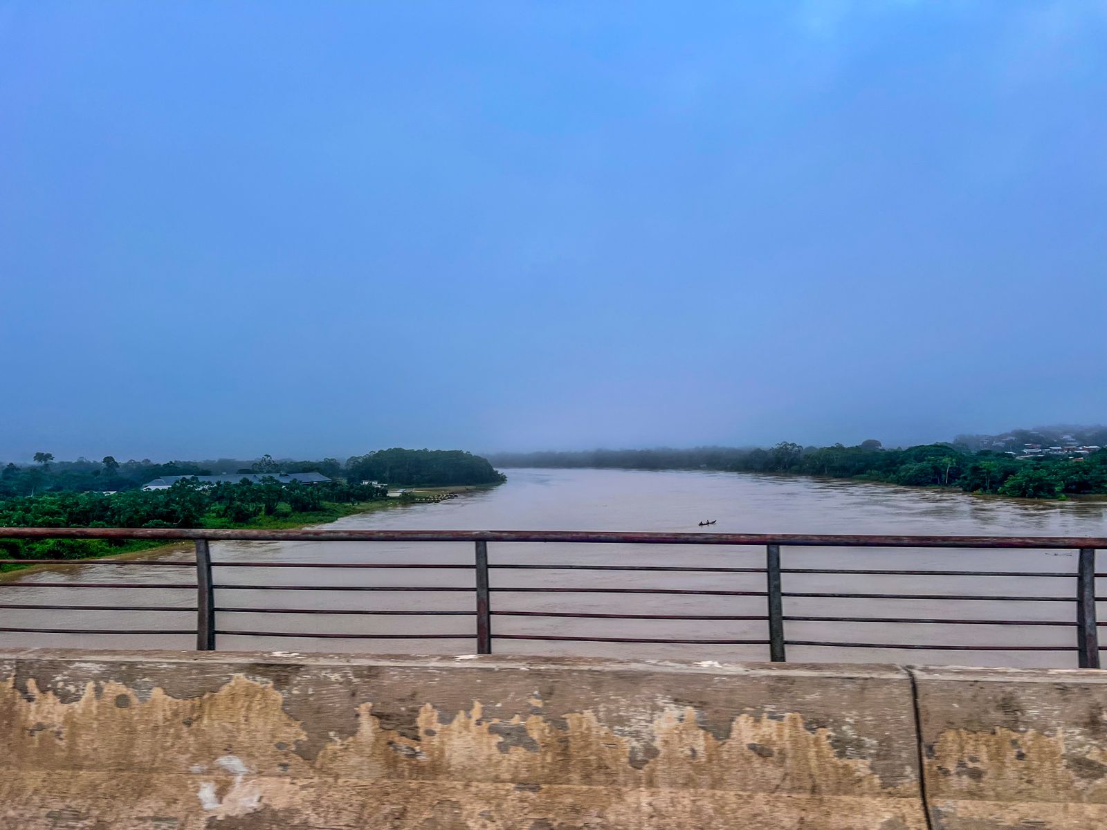 Rio Juruá, em Cruzeiro do Sul, ainda segue abaixo da cota de alerta, mas já mobiliza Defesa Civil: ‘Plano de contingência pronto para ser acionado’